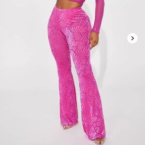 Pre-owned Fashion Nova All Lights On Me Velvet Flare Pant - Fuchsia US M